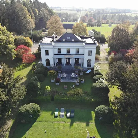 Holiday Home Fuer 8 Personen By Interhome Ferienhaus Couvin